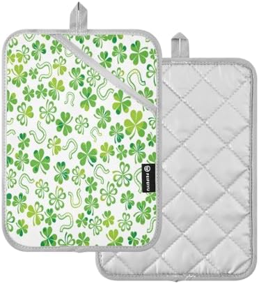 Heat-Resistant Shamrock Oven Mitt Set