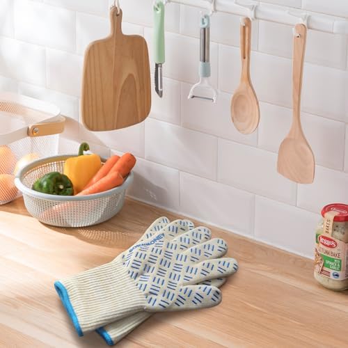 HEAT RESISTANT OVEN GLOVES