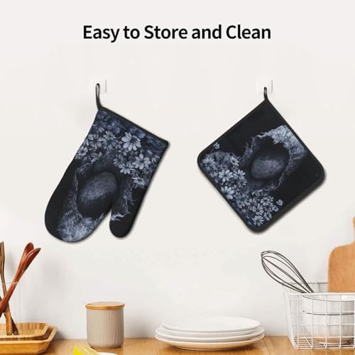 Spooky Halloween Ghost Oven Mitts and Pot Holders Set 1