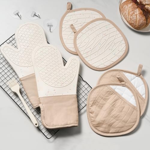7-Piece Oven Mitts Pot Holders Set