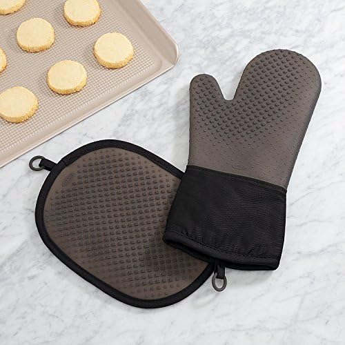 OXO Good Grips Non-Slip Silicone Pot Holder Black - Heat-Resistant Durable