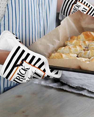 Spooktacular Halloween Bats Pot Holder Set with Pocket for Oven Mitts