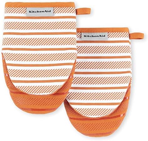 Oven mitts that keep your hands safe