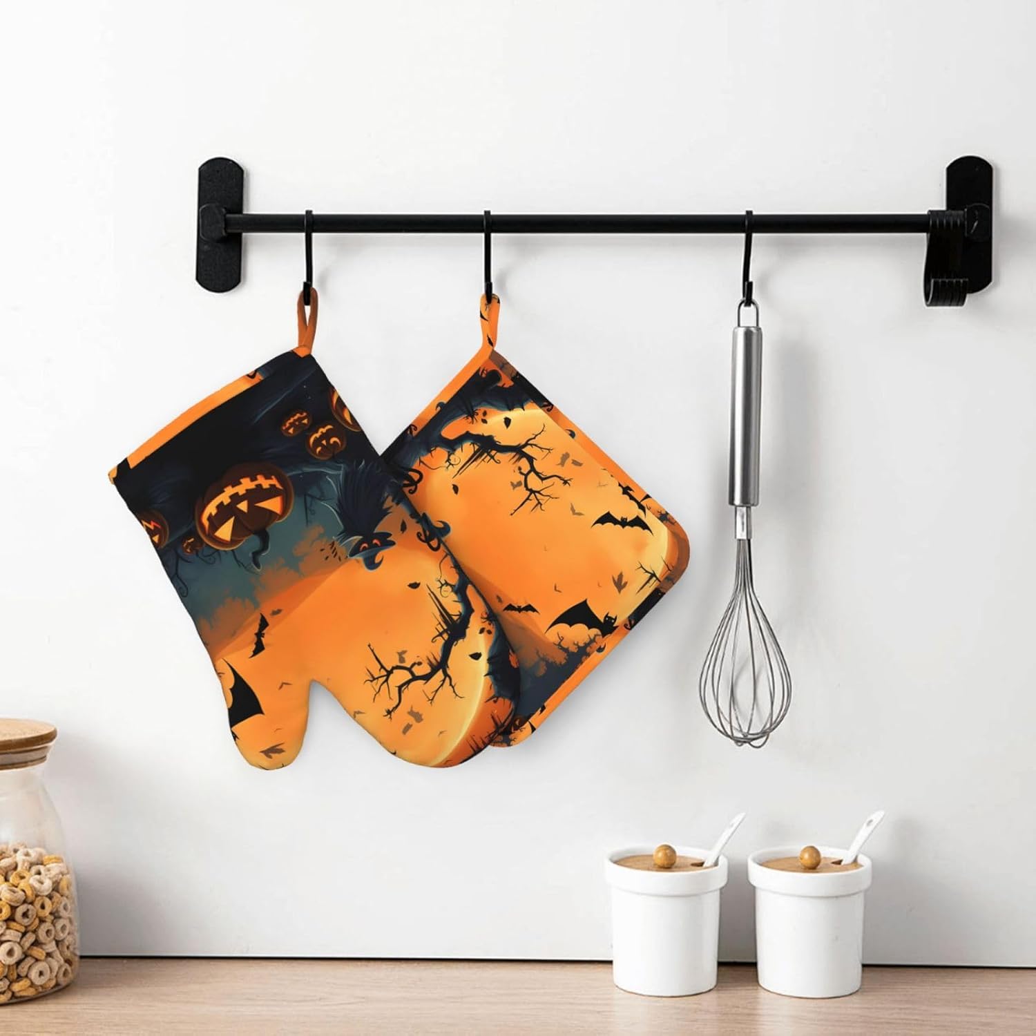 Oven Mitts and Pot Holders Set by ZHANLEI