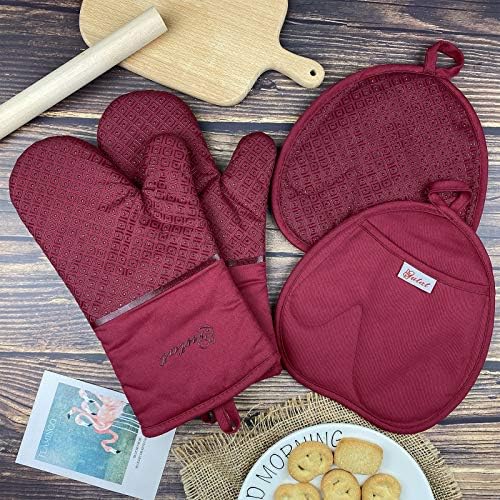 Yutat 4 Piece Oven Mitts and Pot Holders Set