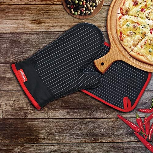 Safe Heat-Resistant Oven Mitts Set