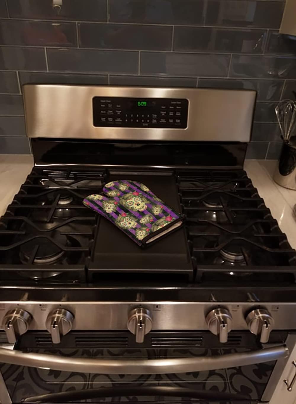 Carolines Treasures BB7519OVMT Heat-Resistant Oven Mitt for Cooking