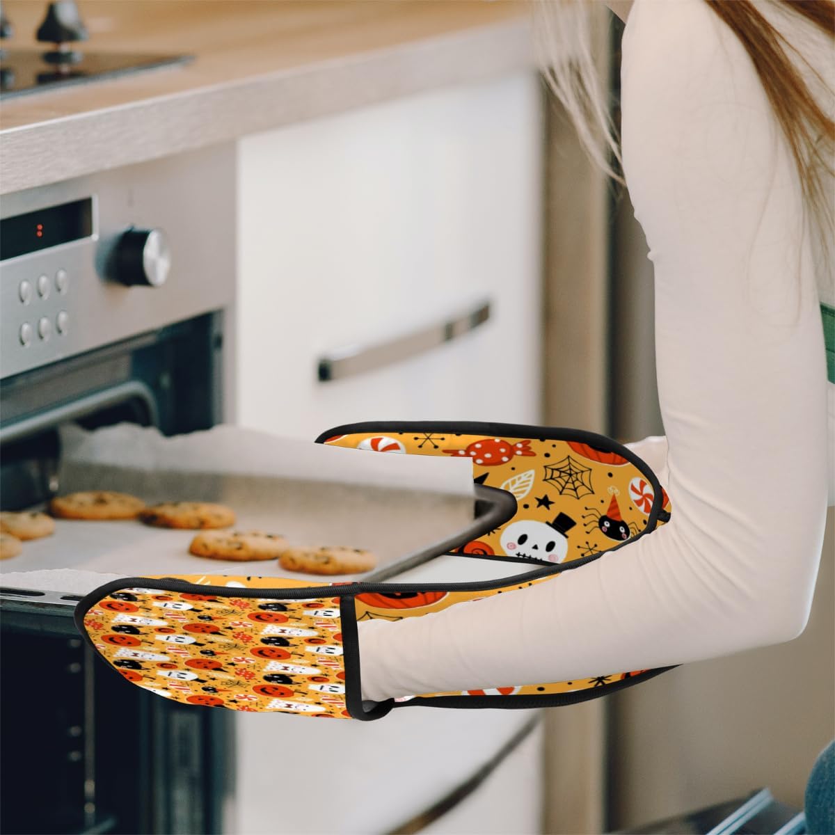 Heat-Resistant Oven Mitts - 75x354 inches