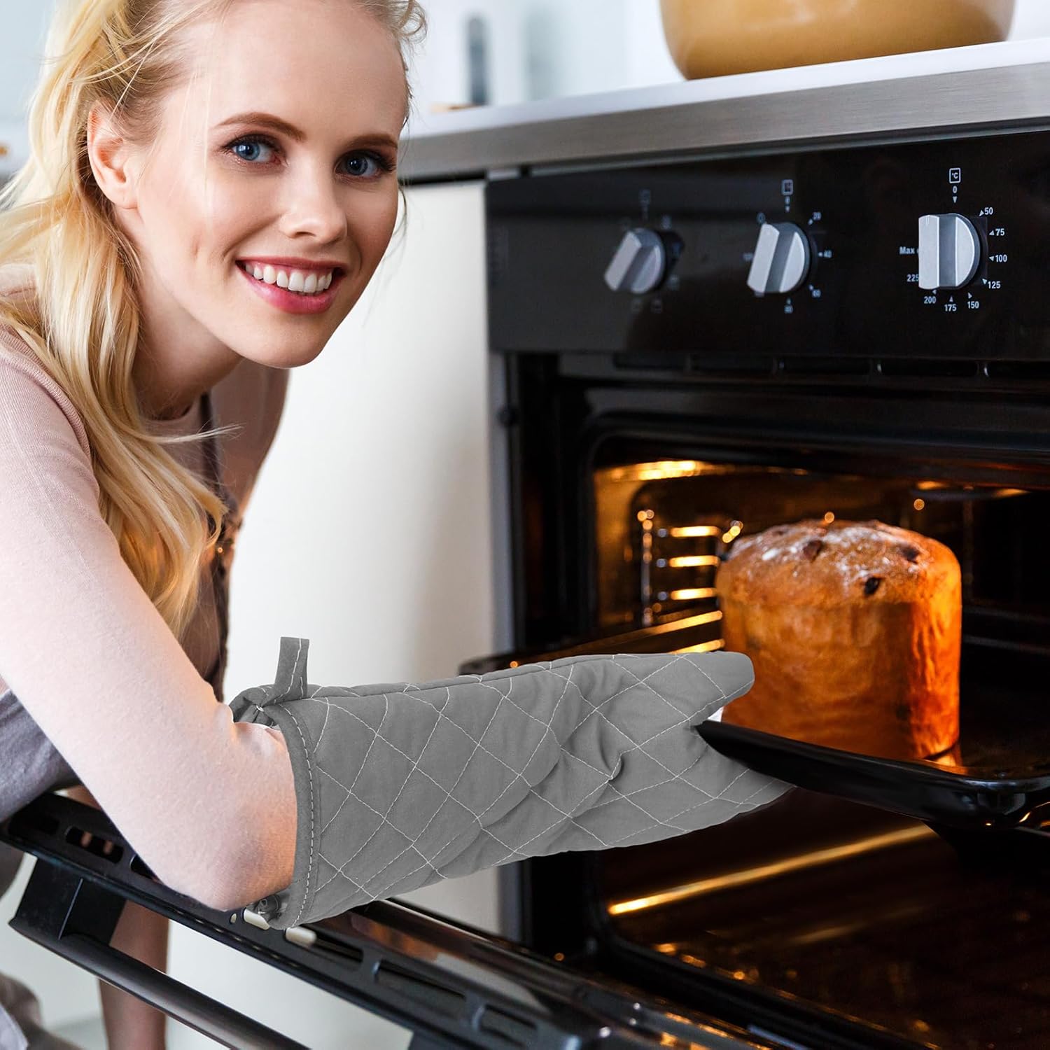High-Quality Heat-Resistant 17 Oven Mitts for Kitchen Use