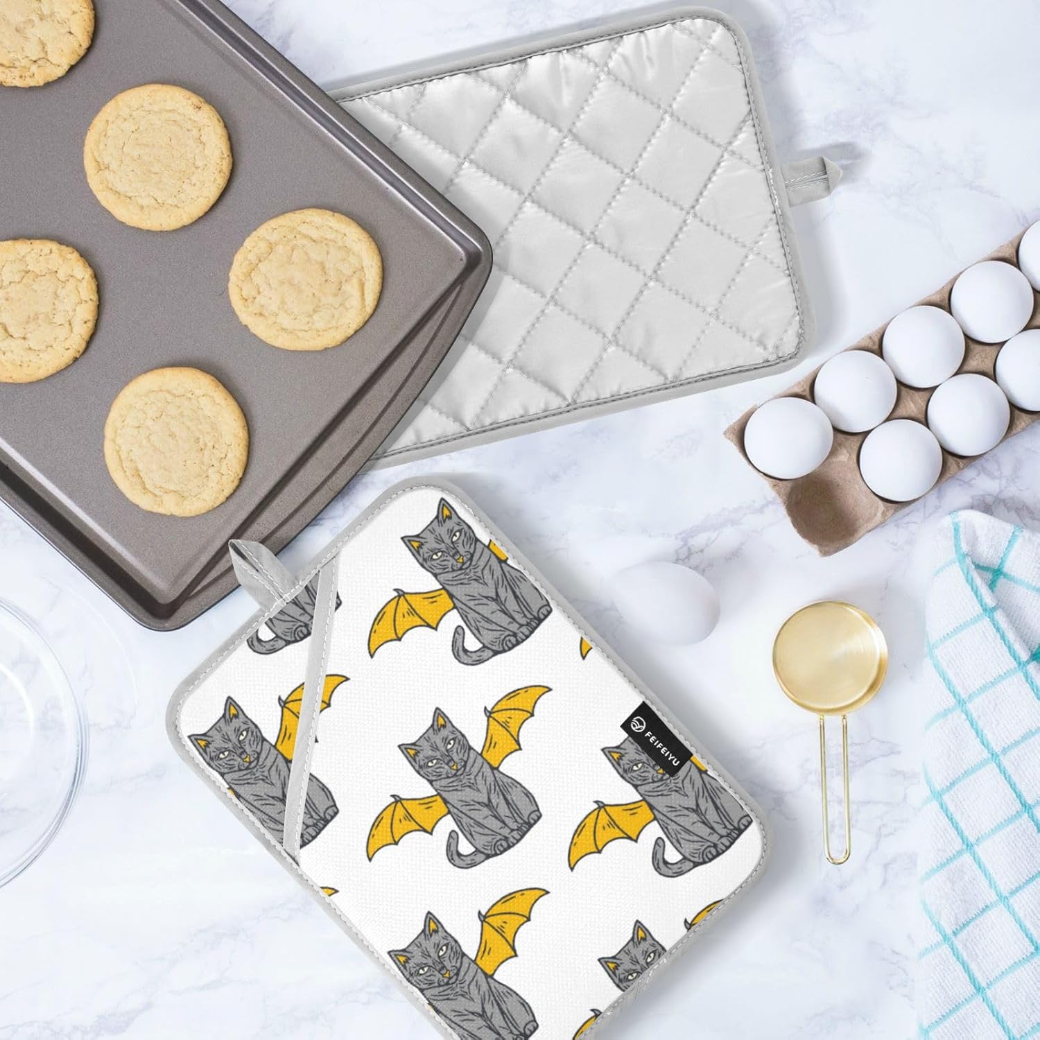 Cute Cat with Wing Potholders Set
