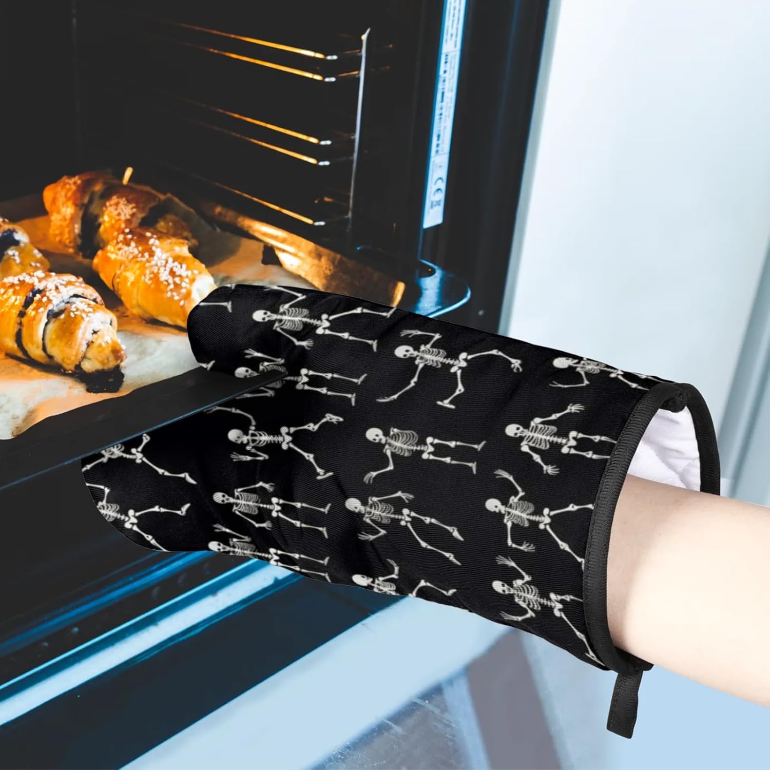 Perfect for Halloween - Cute Skull Oven Mitts Pot Holder Set of 2
