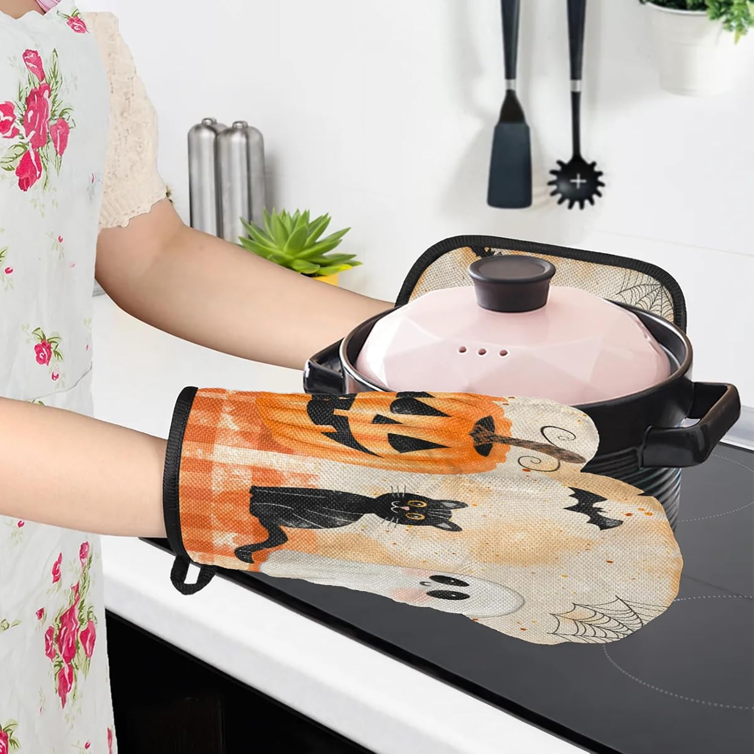 TropicalLife Halloween Black Cat Ghost Oven Mitts and Pot Holders Set