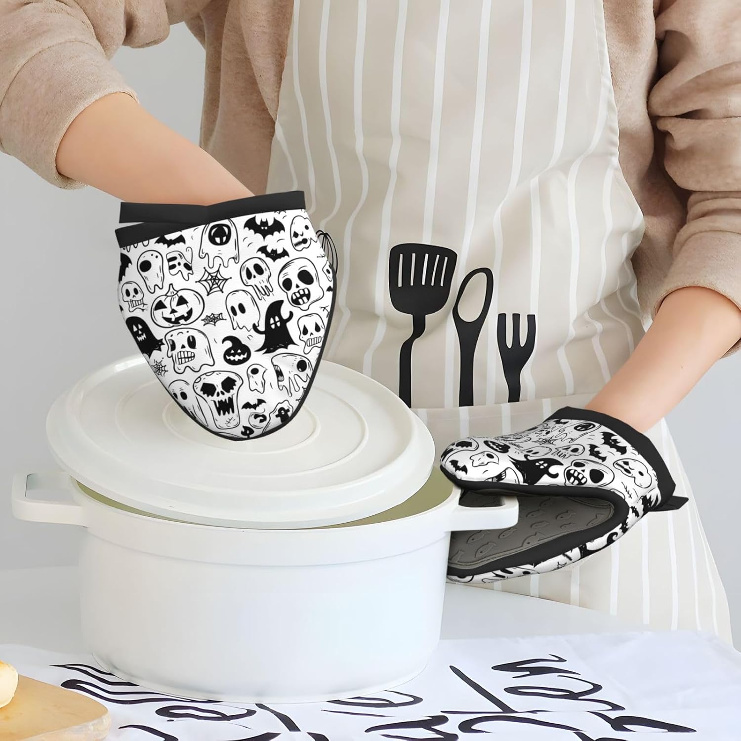 Mini Silicone Oven Mitts for Safe Cooking