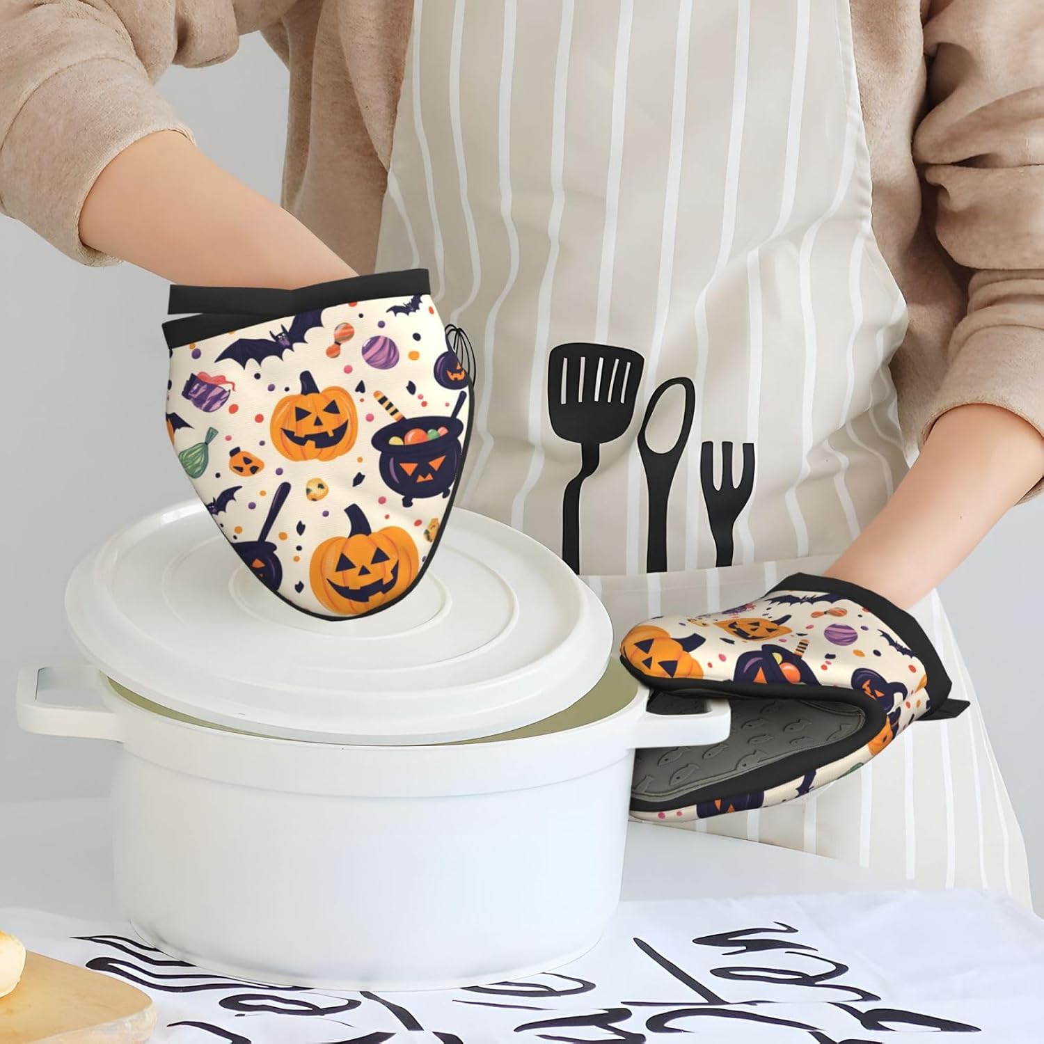 Halloween Themed Pumpkins Silicone Oven Mitts
