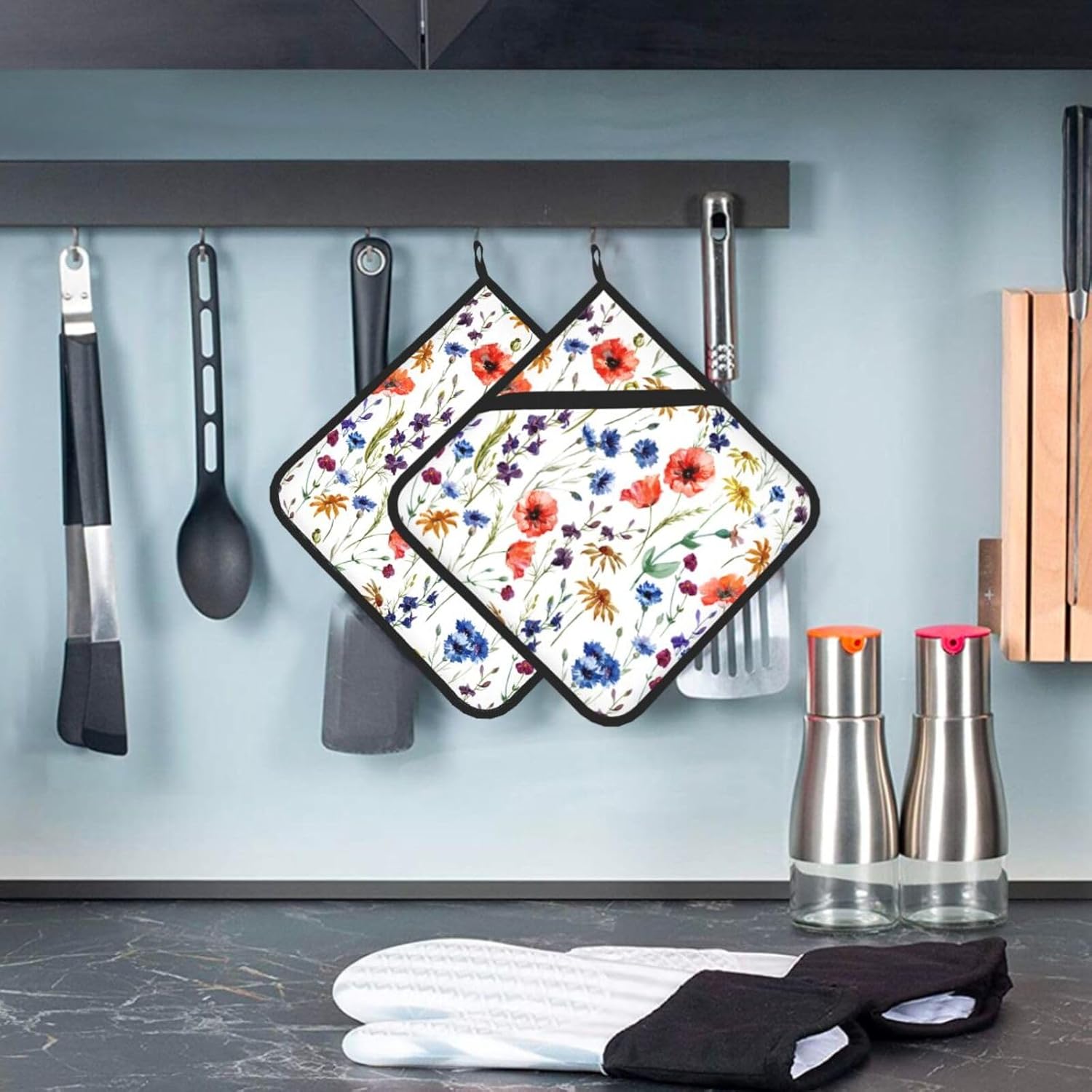 Perfectly Padded Heat-Resistant Potholders Poppy Wildflowers