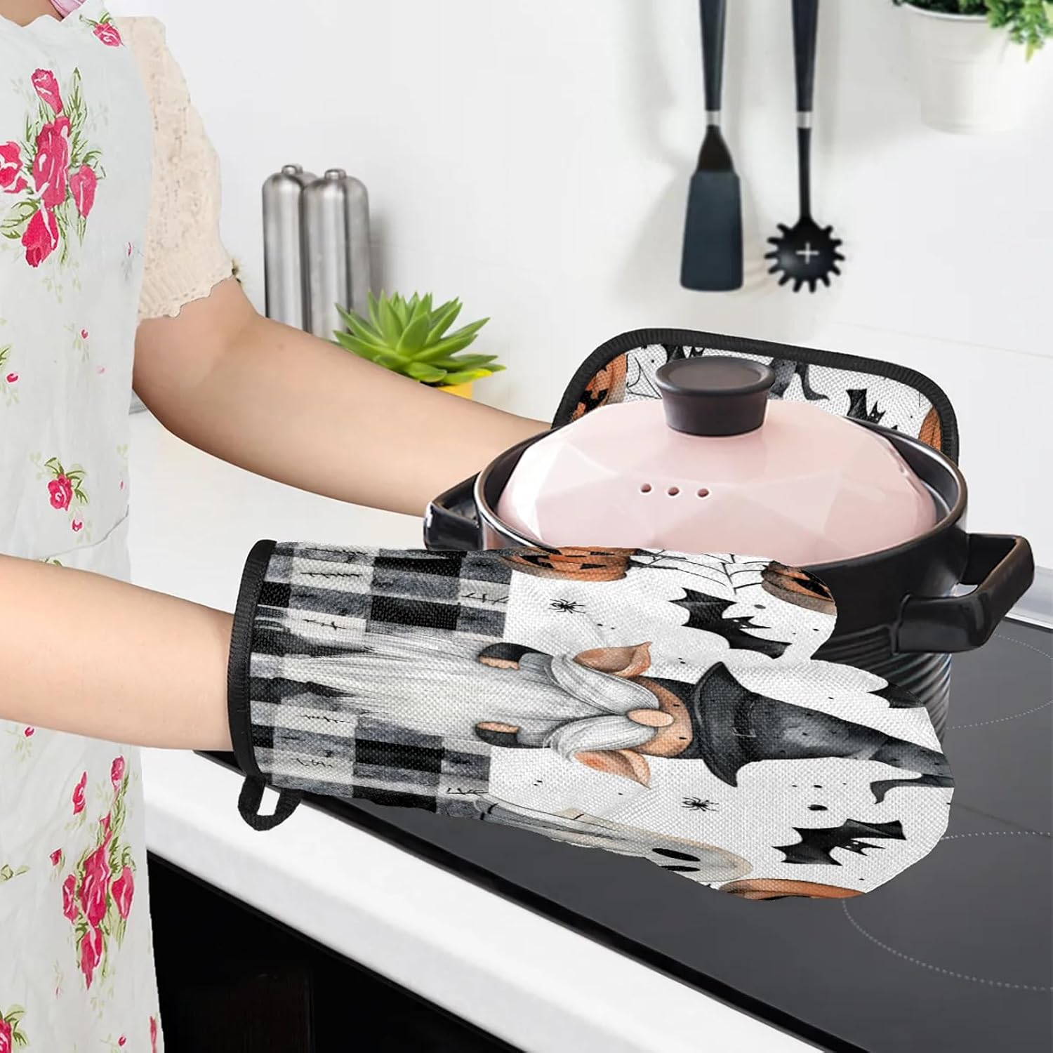TropicalLife Gnomes Oven Mitts and Pot Holders 4 pcs Set