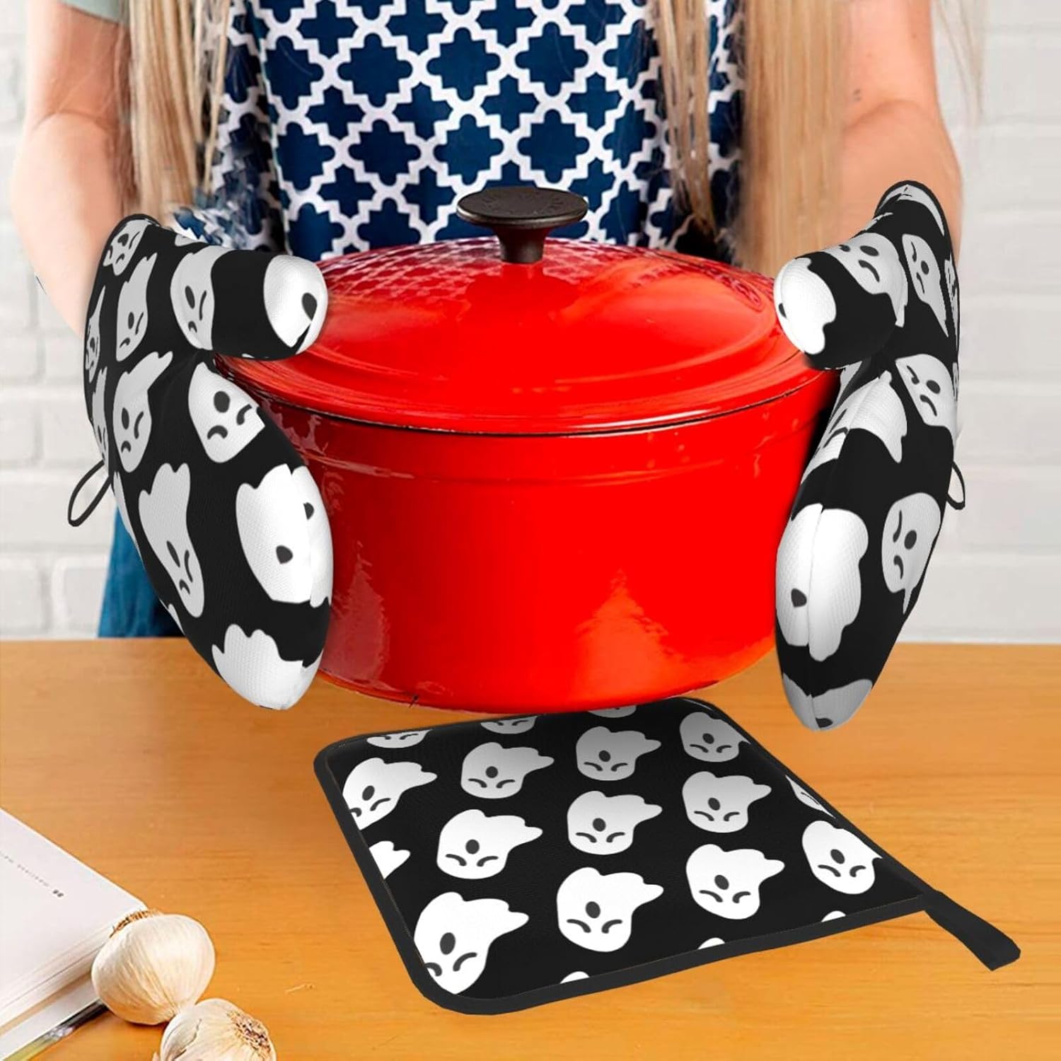 Halloween Ghost Pattern Heat-Resistant Oven Mitt Set for Cooking Baking