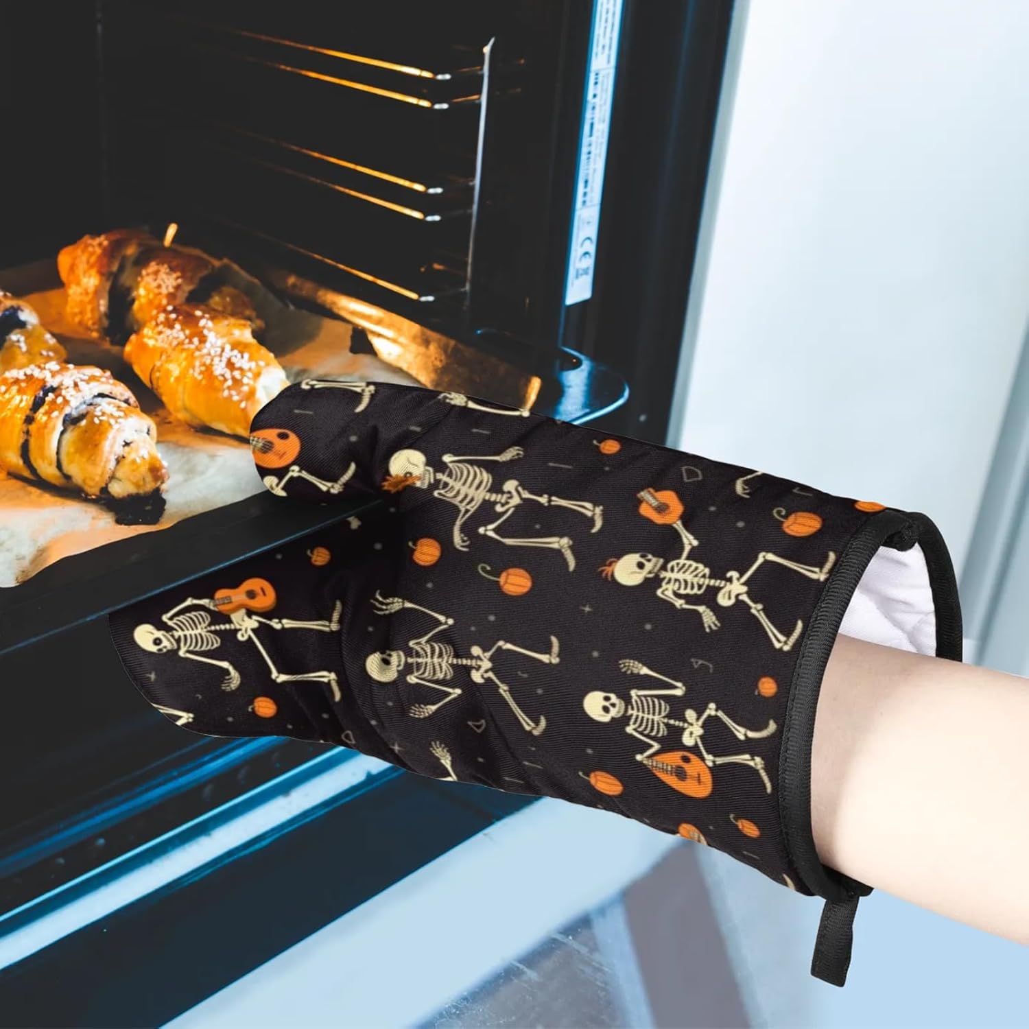 Aglebo Gigantic Halloween Skull Set Oven Mitts Pot Holders Heat-Resistant Safe