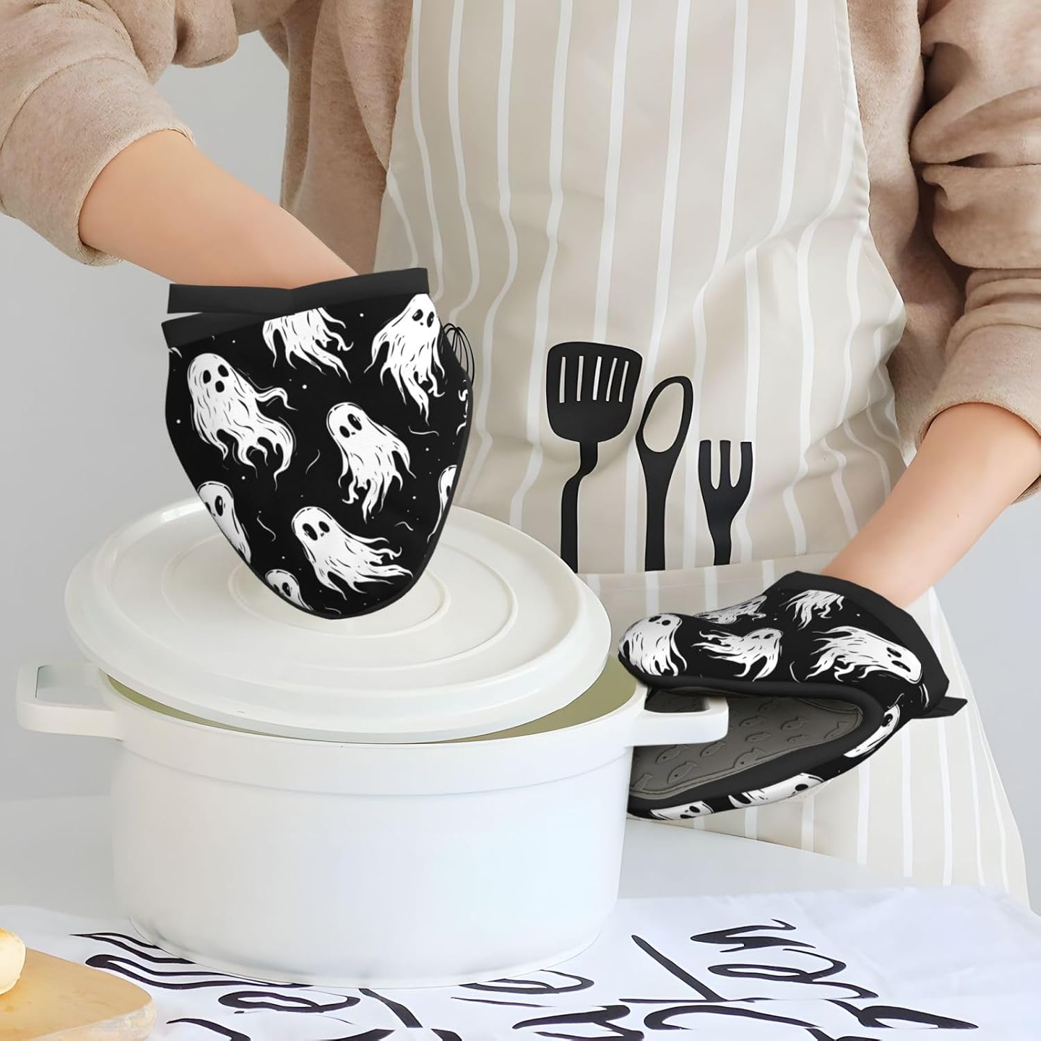 Gjieliness Halloween Ghost Mini Oven Mitts