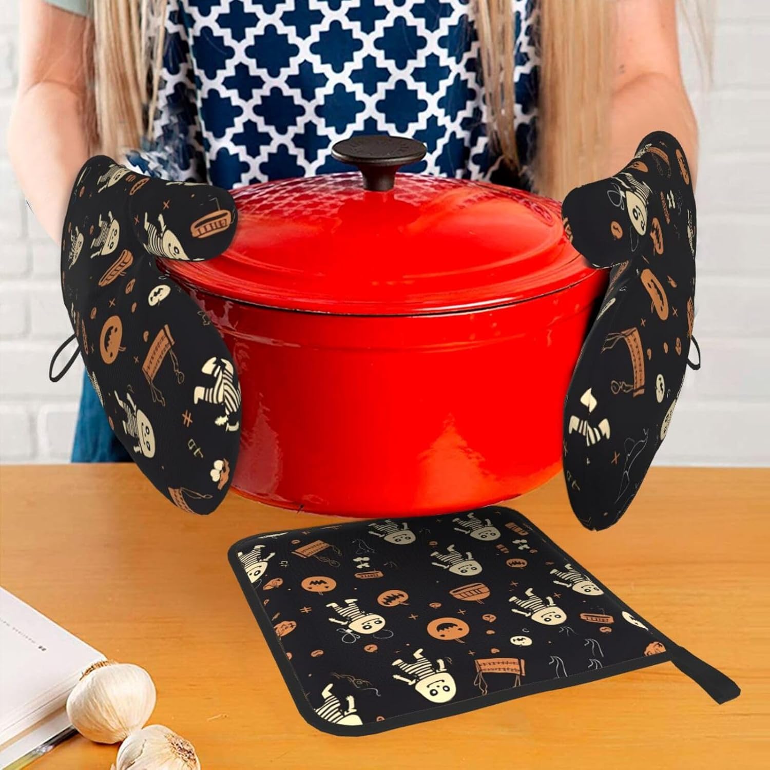 buster-set oven mitts