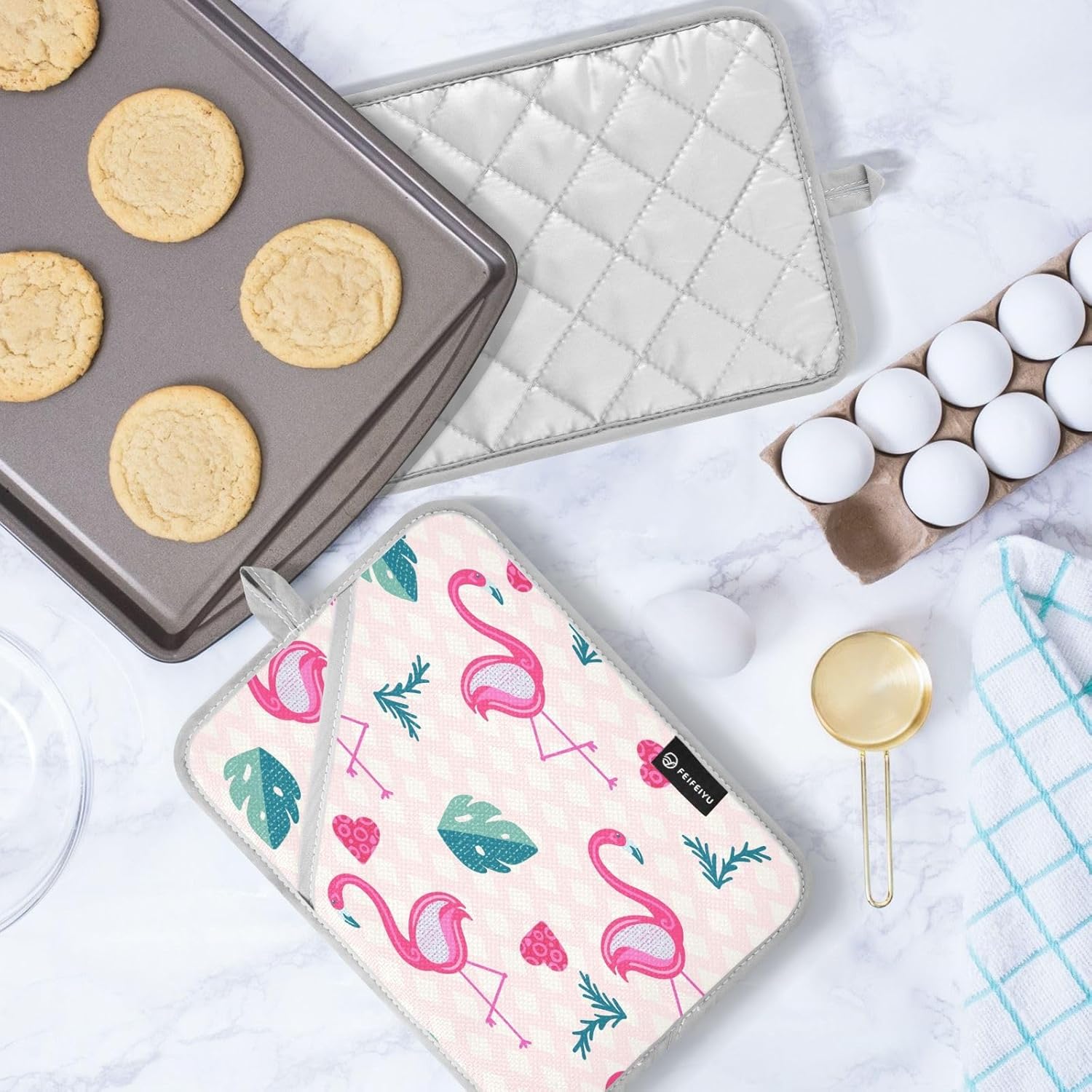 Flamingo Heart Design Heat Resistant Potholders Set