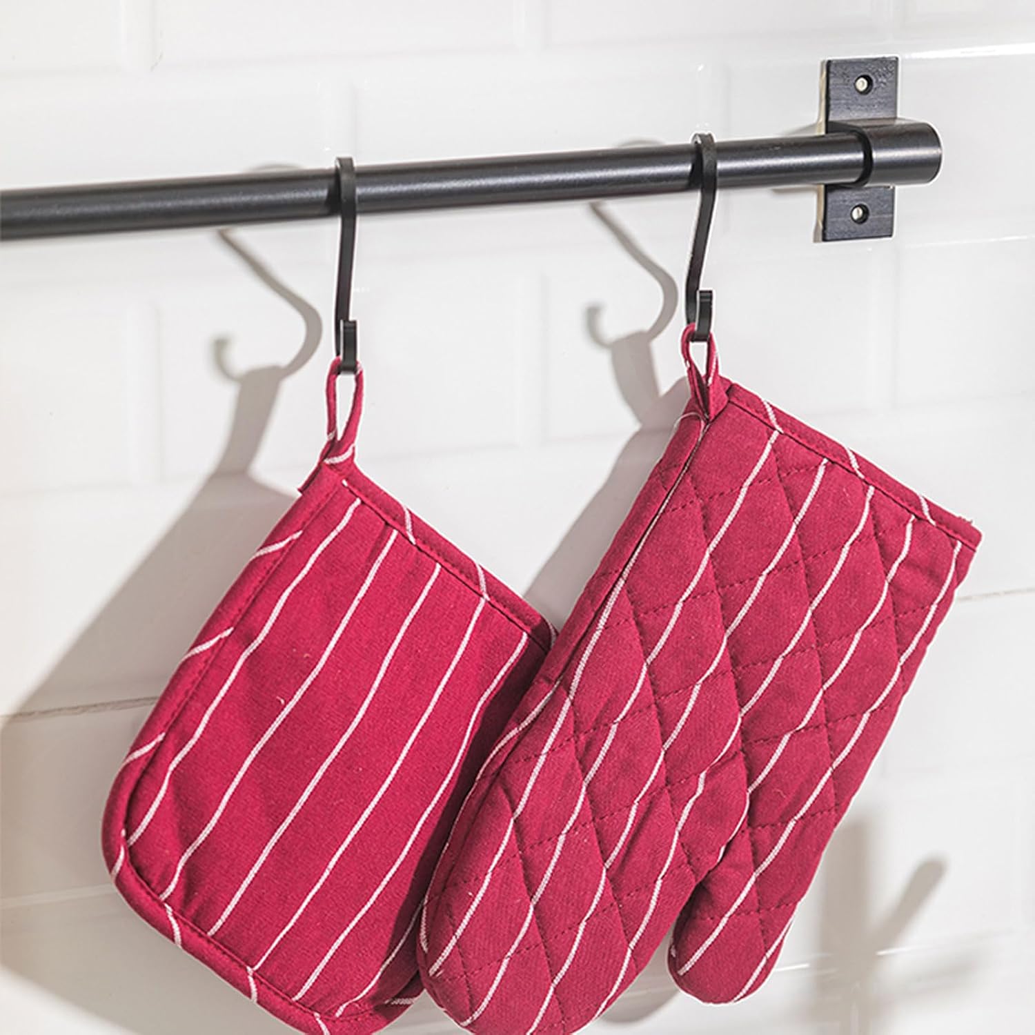 4-Piece Heat-Resistant Oven Mitts Pot Holder Set Durable Easy to Clean