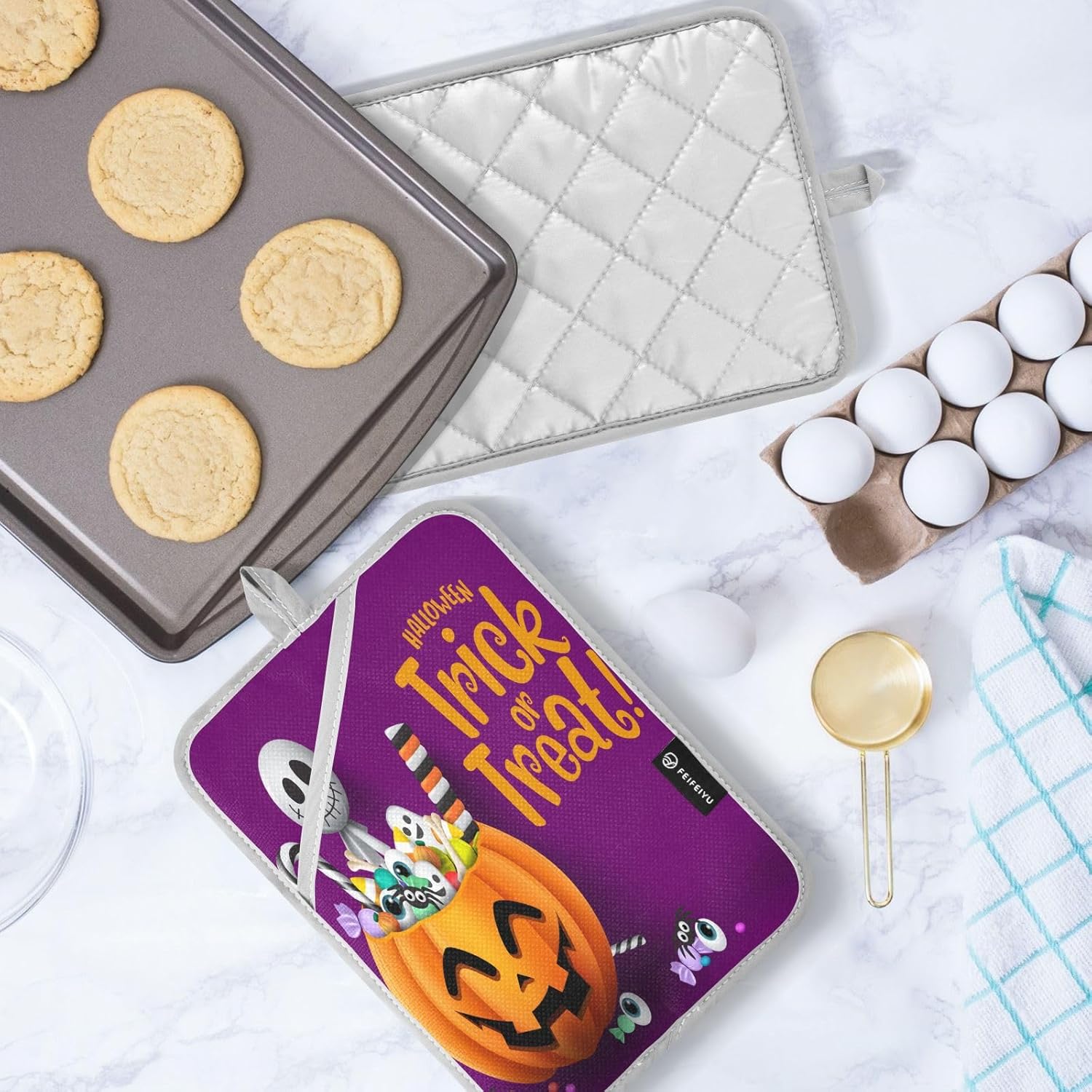 Halloween Trick-or-Treat frightening Ghost and Pumpkin Pot Holder Set