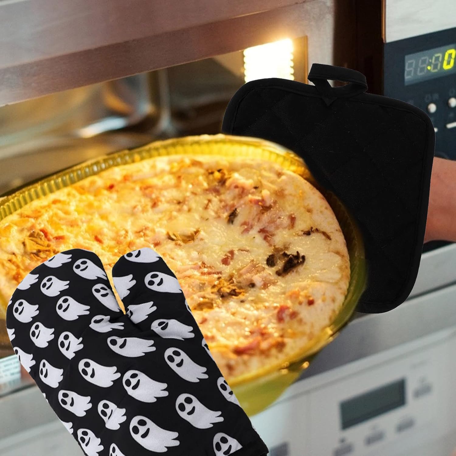 Halloween Oven Mitts and Pot Holders