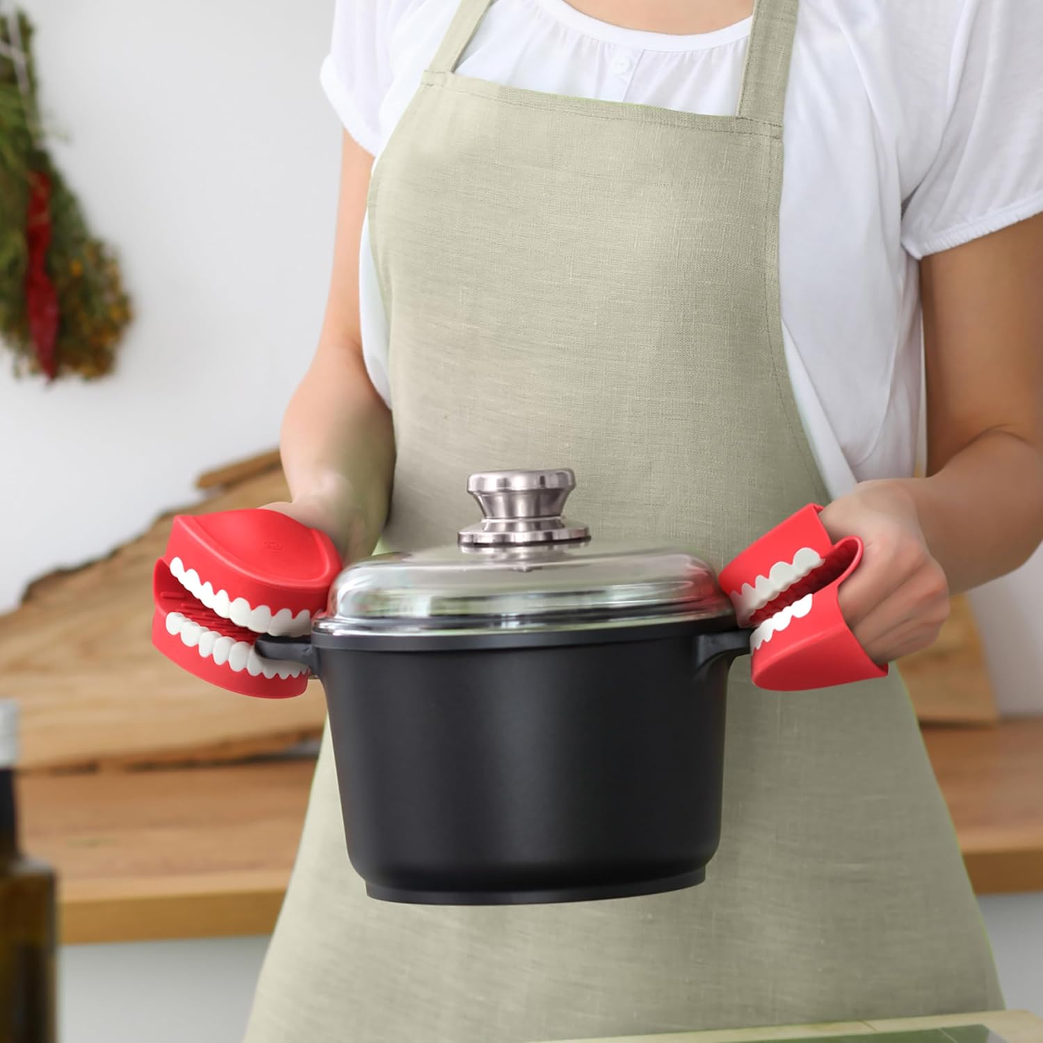Genuine Fred Chomp Pot Holders Set of 2