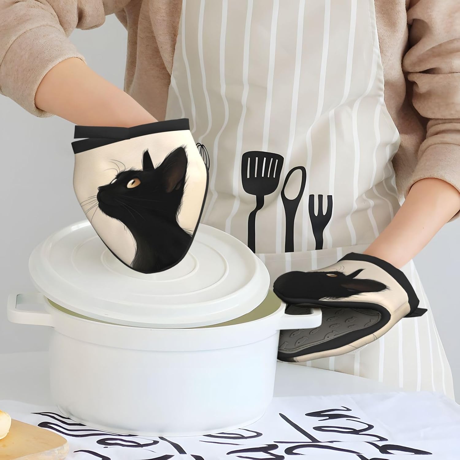 Vendhui Halloween Black Cat Mini Silicone Oven Mitt Heat-Resistant Slip-Proof