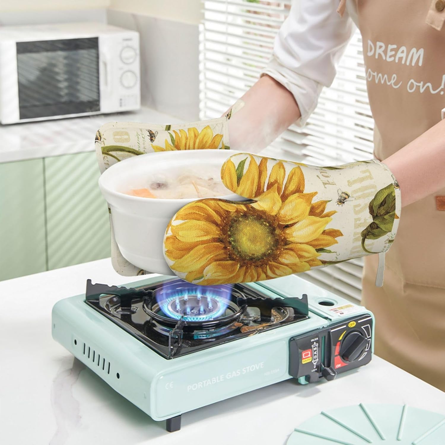 Sunflowers Oven Mitts Pot Holders Set for Kitchen Use