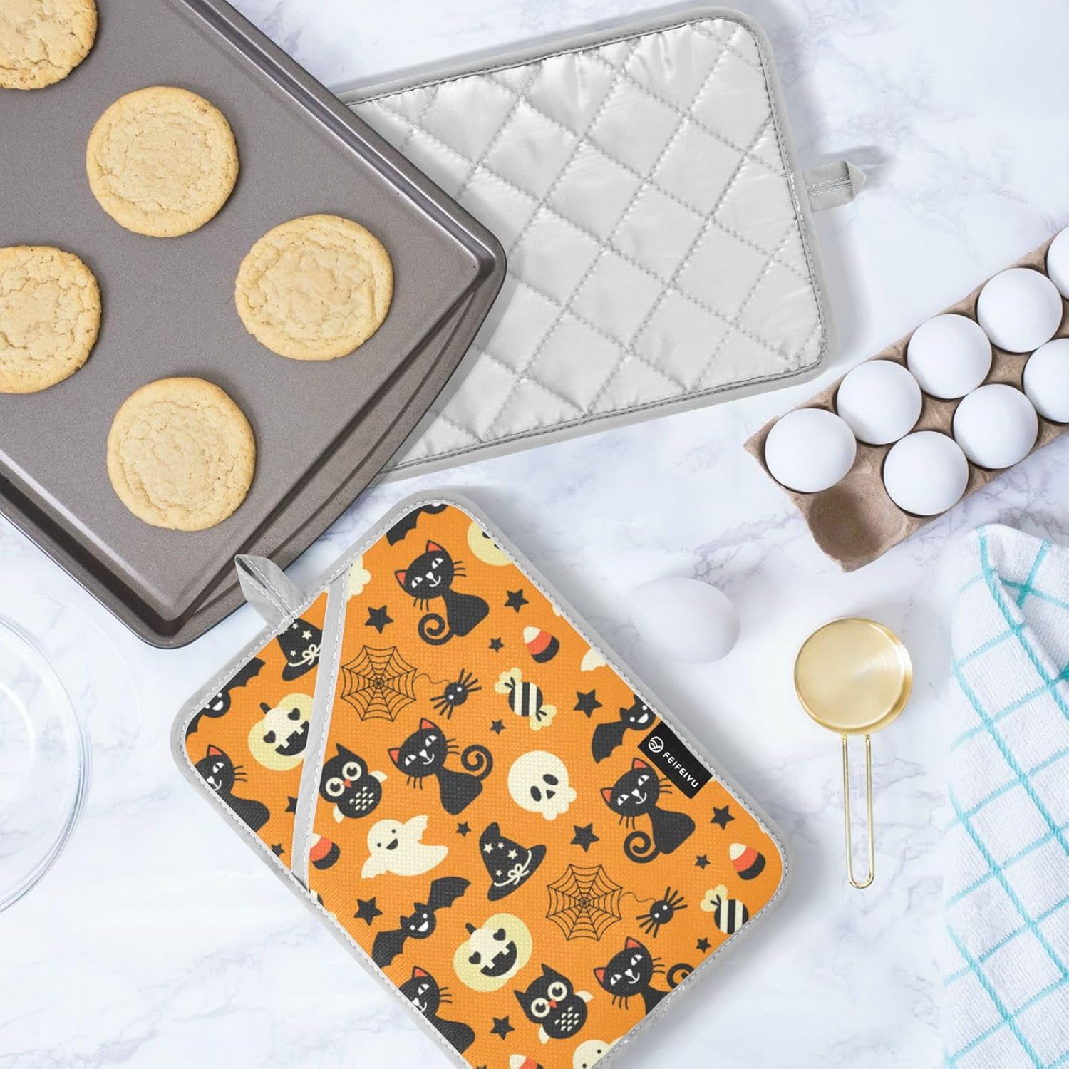 Trick-or-Treat Treat Halloween Black Cat Pot Holder Set