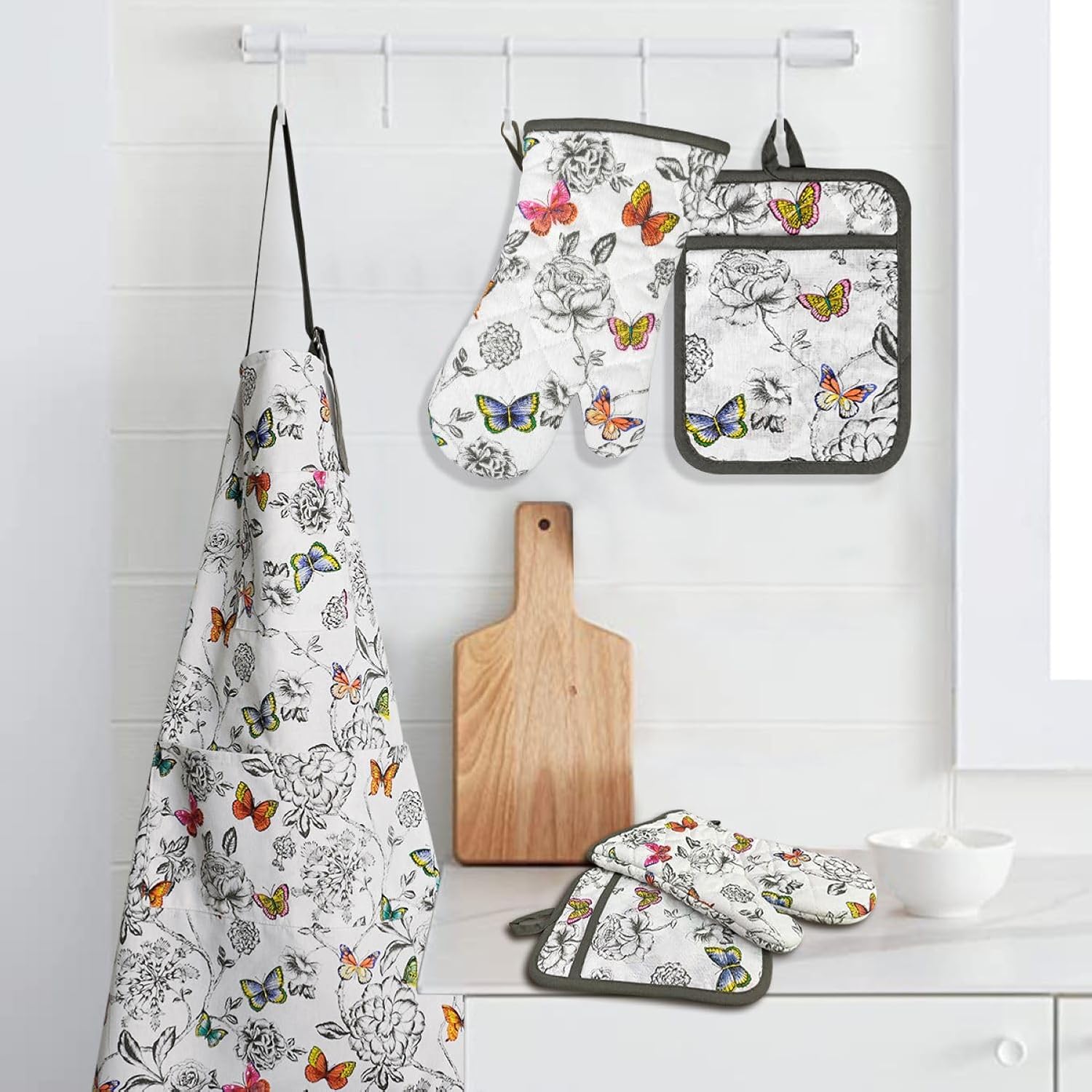 Alselo Oven Mitts Set of 5 with Butterfly Apron