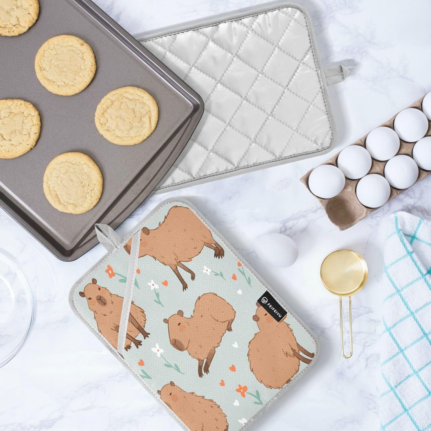 Kcldeci 2-Pack Cute Capybara Pot Holders with Flower Design