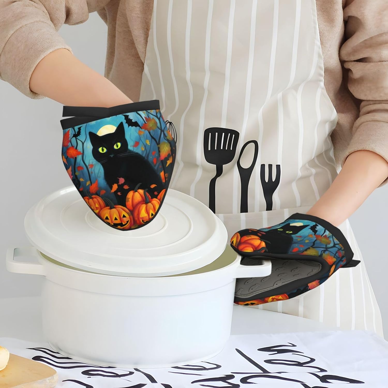 High-Quality Halloween Black Cat Mini Oven Mitts