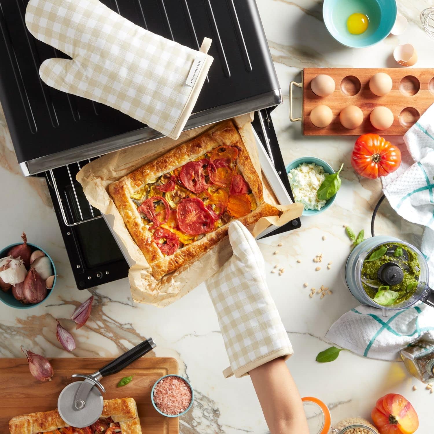 Heat Resistant Gingham Oven Mitt Set