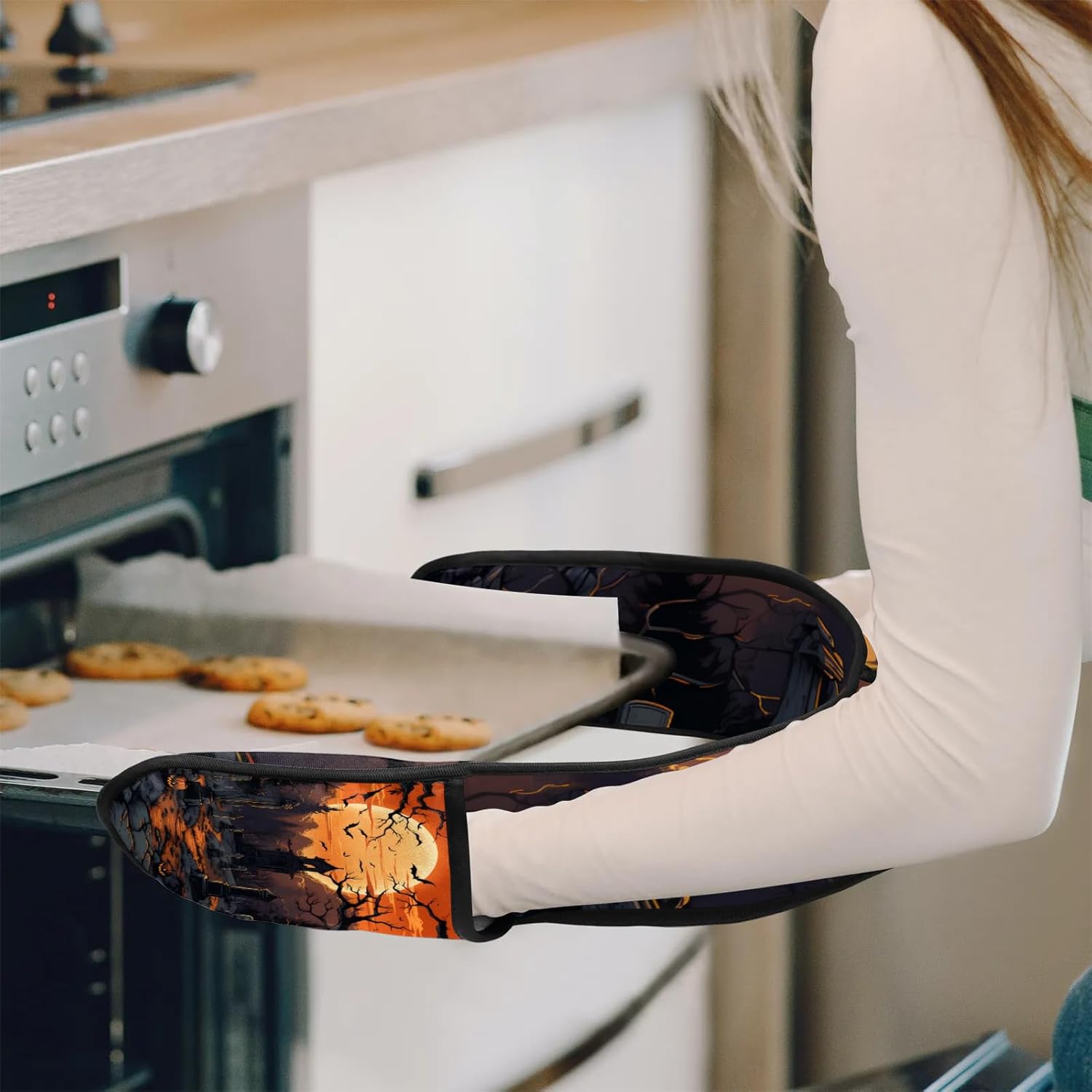 Ultimate Heat-Resistant Oven Mitts with Durable Protection