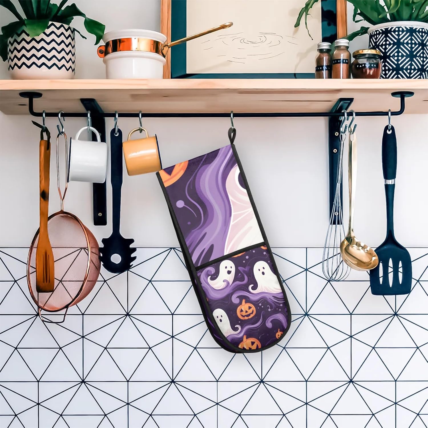 Pumpkin Ghost Heat-Resistant Oven Mitt