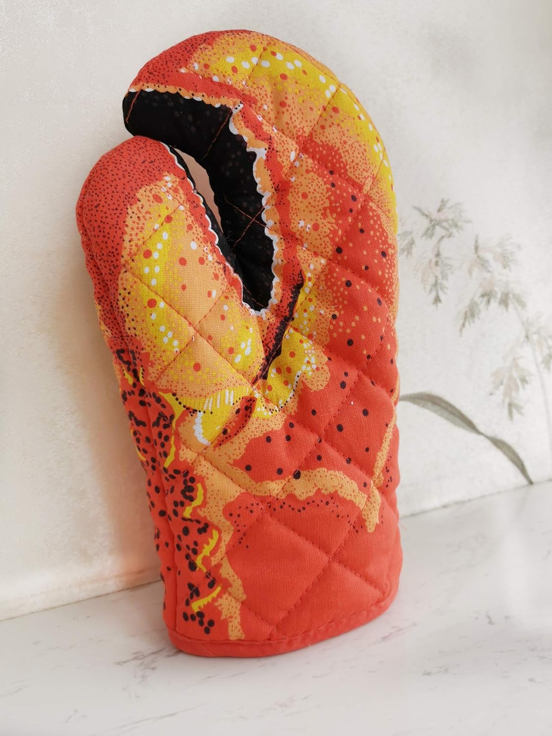Heat-Resistant lobster claw oven mitts for Perfect Cooking Baking