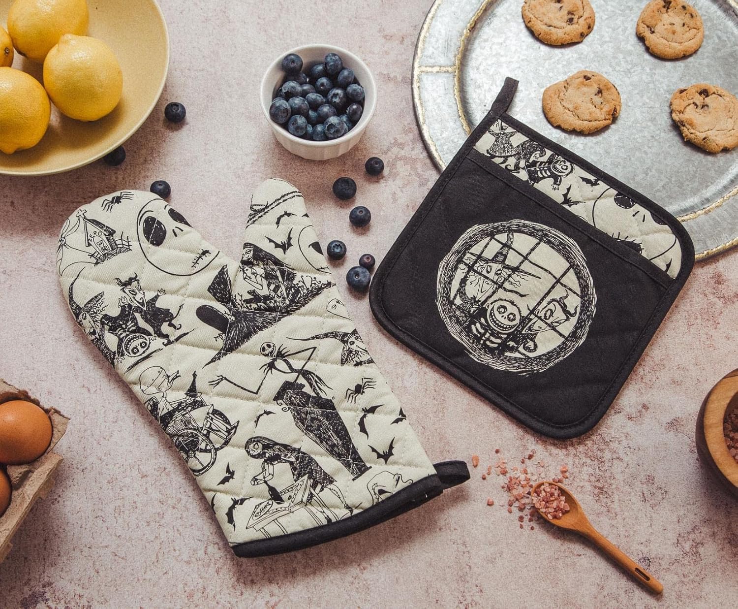 Warm Funny Halloween Oven Mitt Pot Holder Set