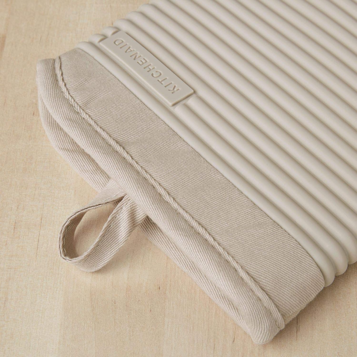 KitchenAid Ribbed Silicone Oven Mitts 2 Count