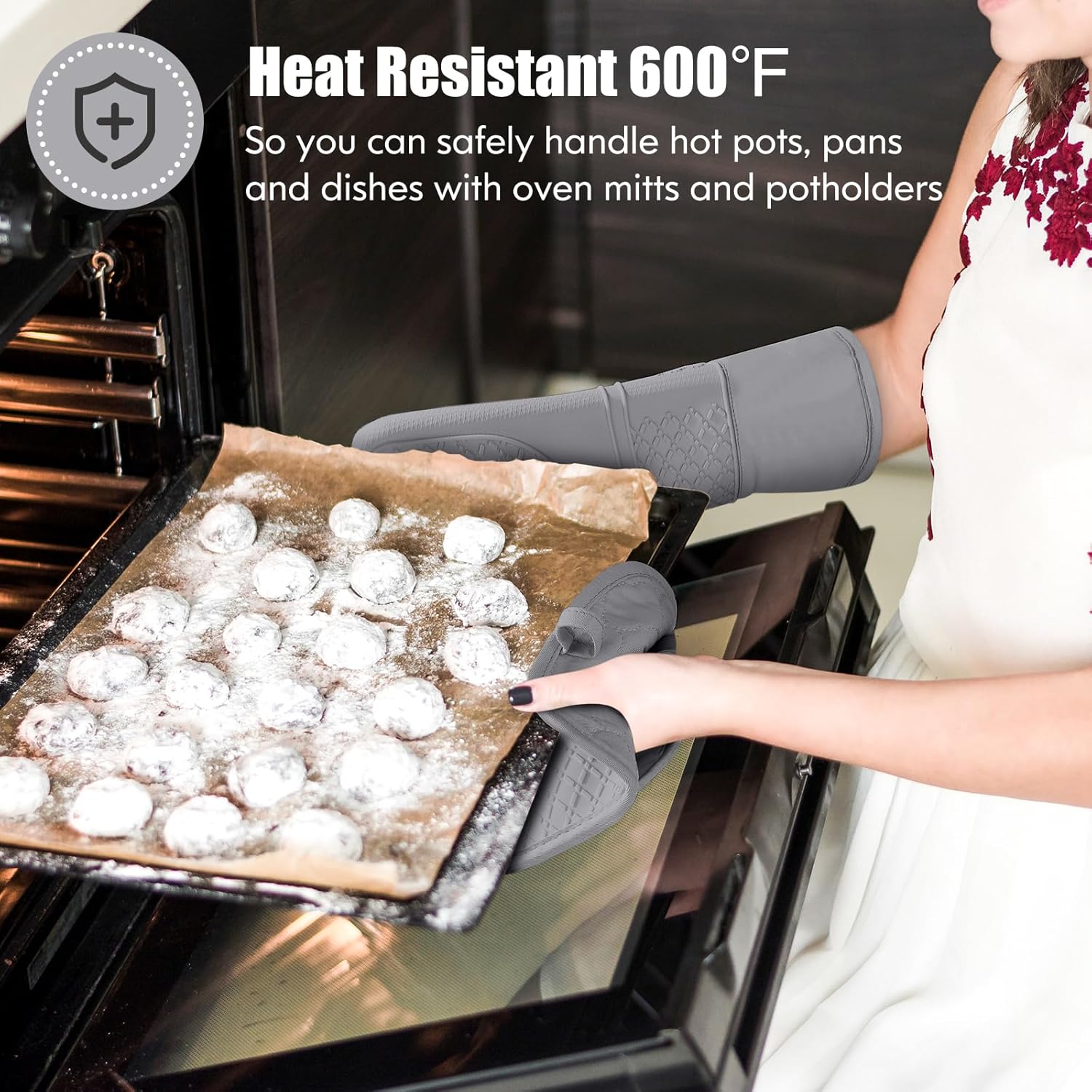 Safe Heat-Resistant Pots and Oven Mitts Set
