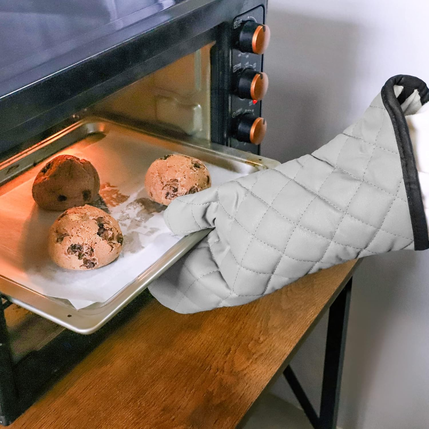 Flame Resistant Heat-Resistant Quilted Oven Mitt Set