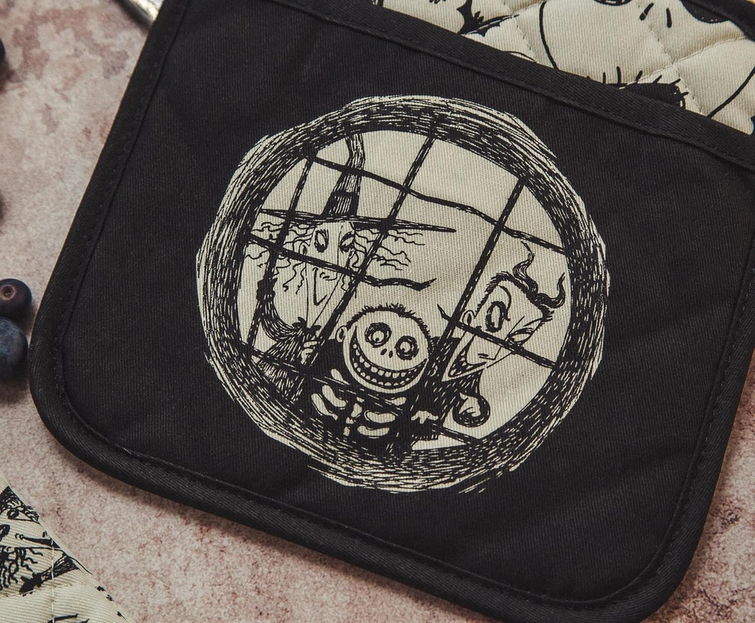 Warm Funny Halloween Oven Mitt Pot Holder Set