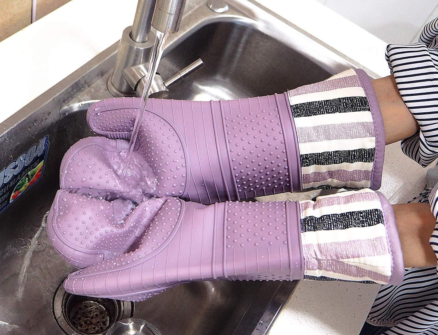 Heat-Resistant Oven Mitt Pair