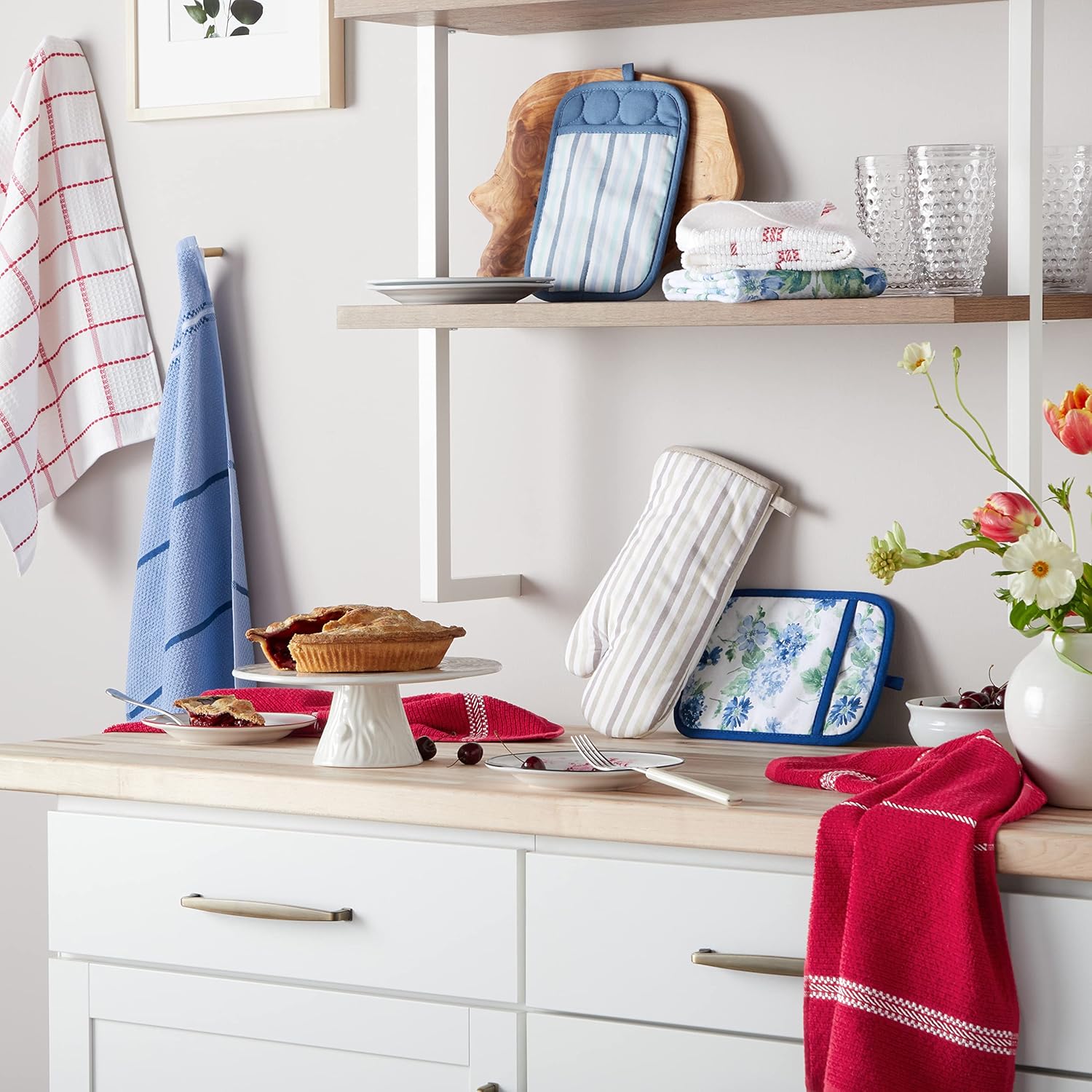Martha Stewart Daisy Stripe Oven Mitts Set