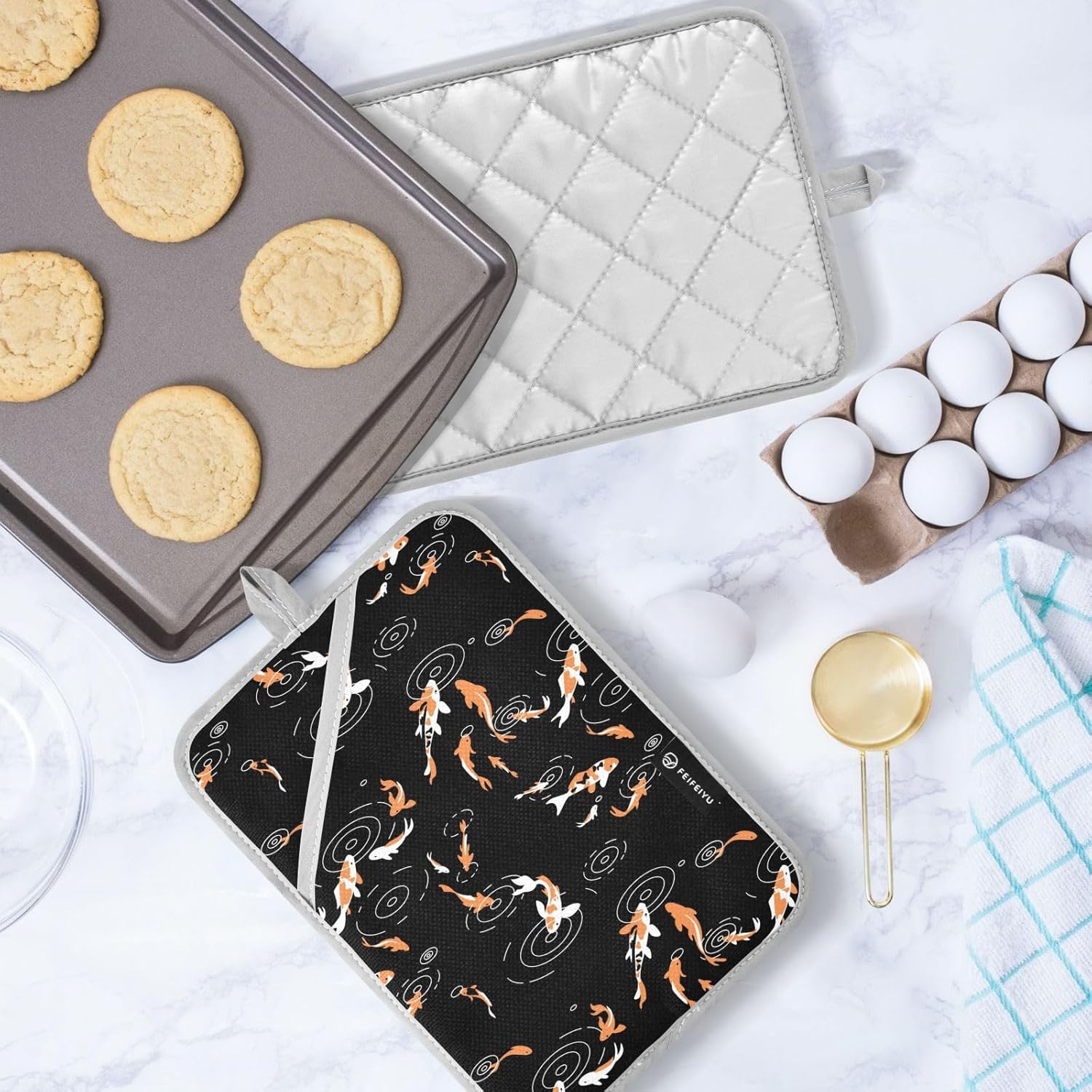 2-Piece Koi Potholder Set for Kitchen Essential