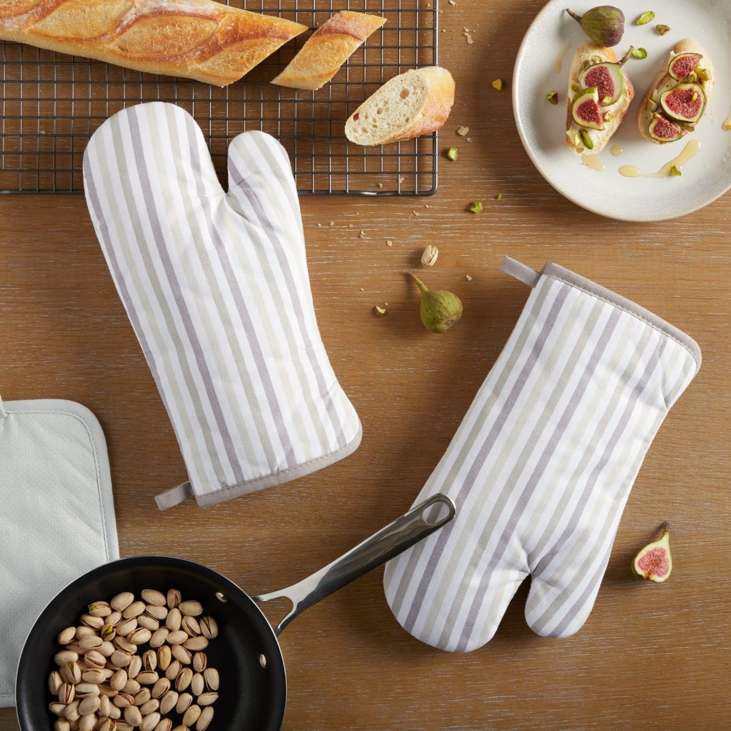 Martha Stewart Daisy Stripe Oven Mitts Set