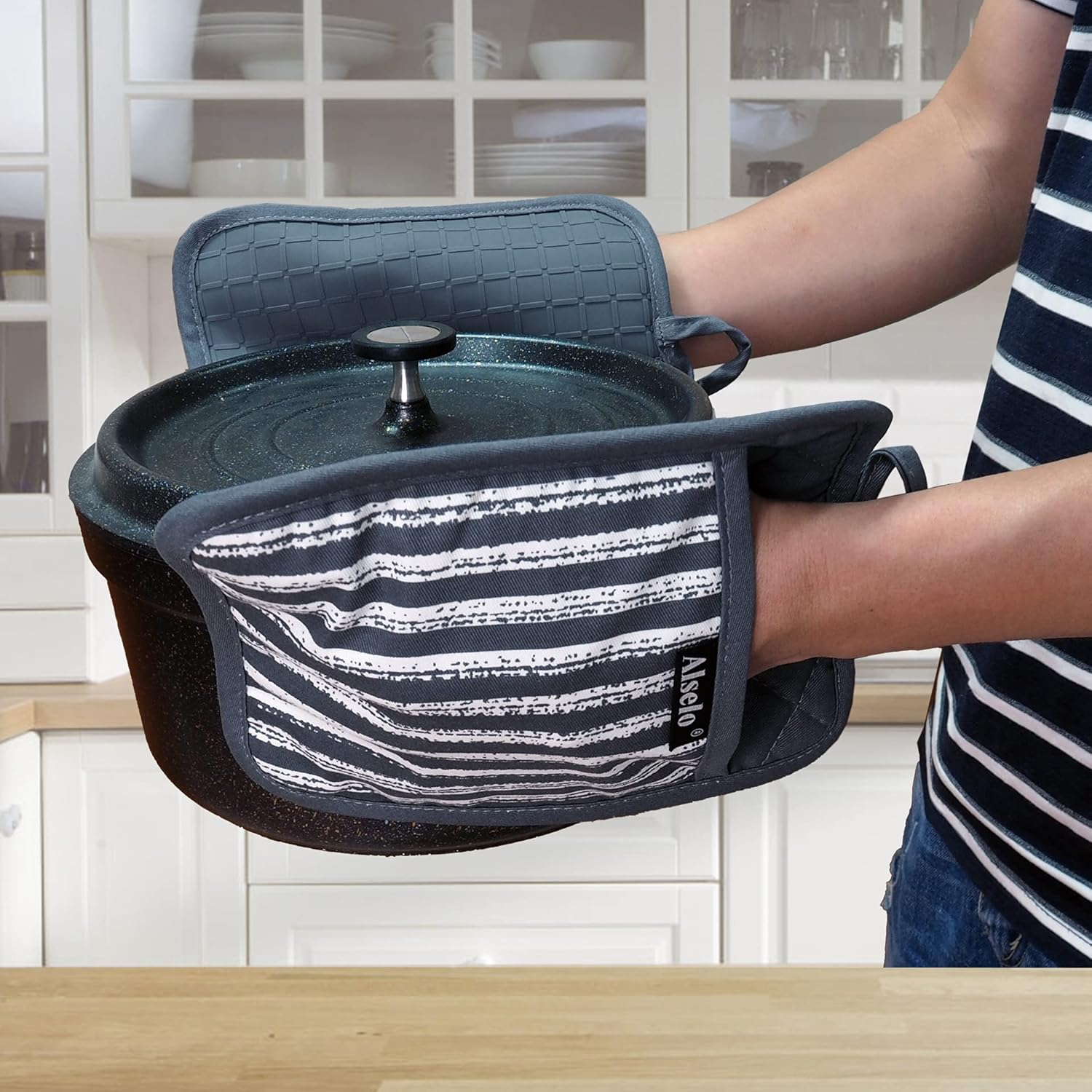Heat-Resistant Silicone Pot Holders for Baking Cooking Non-Slip Kitchen Essentials