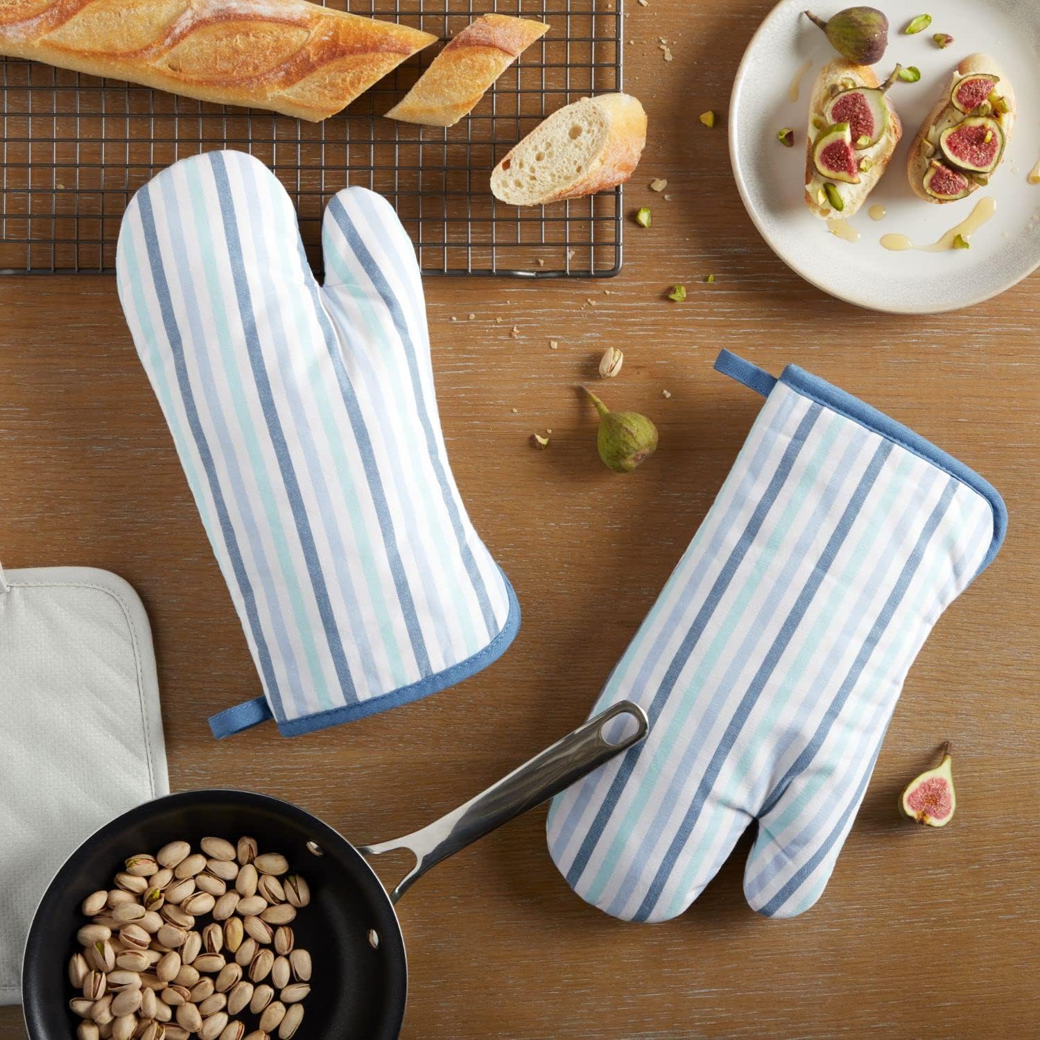 Martha Stewart Daisy Stripe Oven Mitt Set Heat-Resistant Comfortable